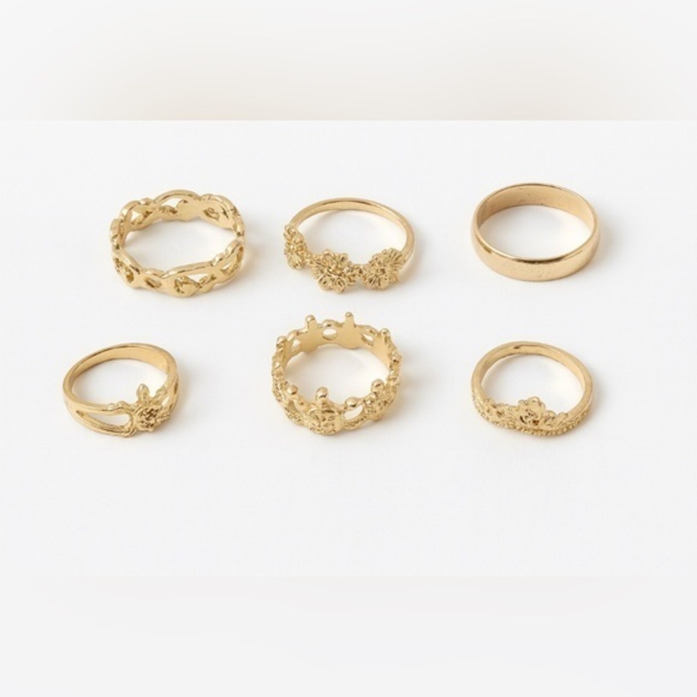 Gold tone mixed rings, various sizes, shapes 💛💛